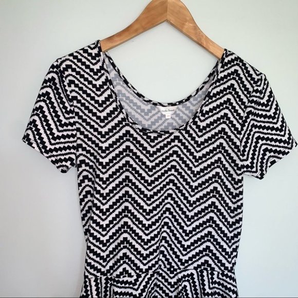 Stella Tweed Peplum Dress Size‎ Medium Black & White Chevron Short  Sleeve - Picture 4 of 7